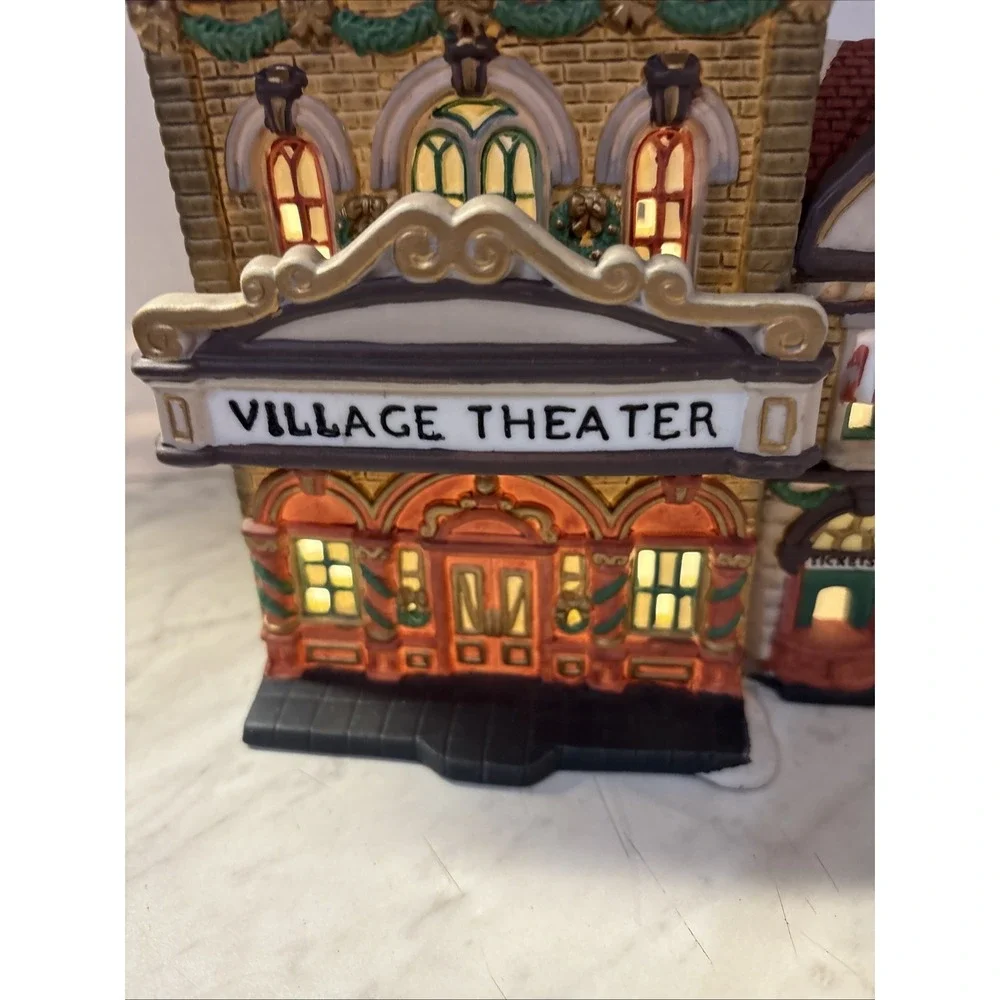 Heartland Valley Village Theater Christmas Deluxe Porcelain Lighted House Works